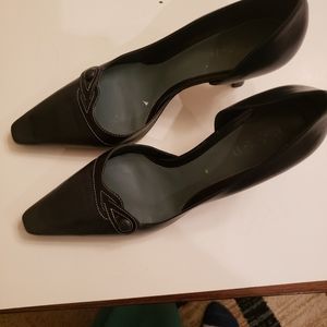 Dark blue Michelle D shoes for women.  Size 9.